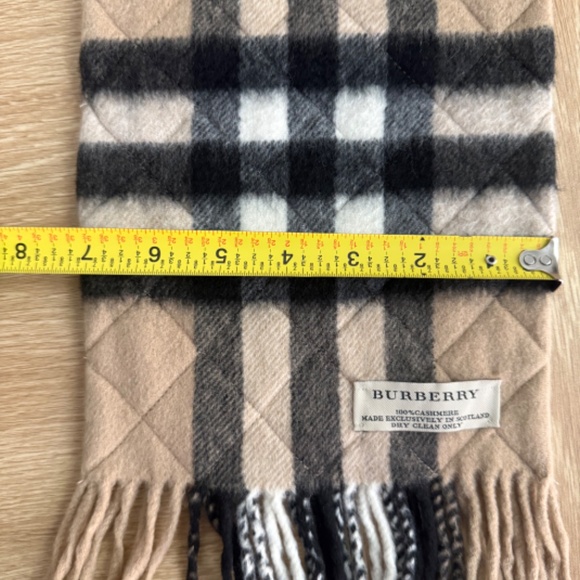 Authentic Burberry Giant Check Cashmere Scarf - Picture 2 of 4